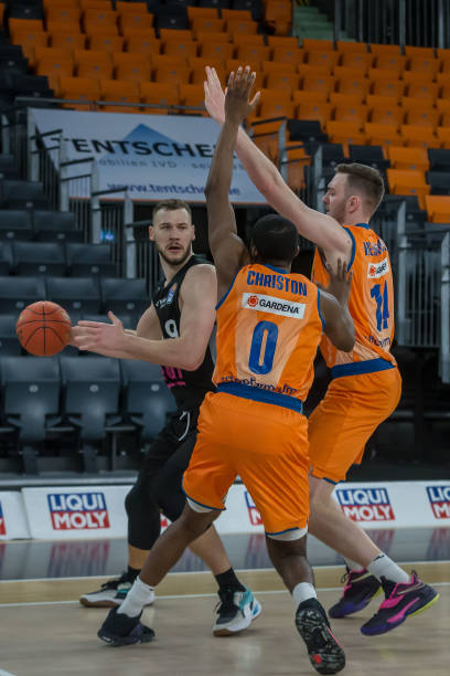 百万费用 百万费用