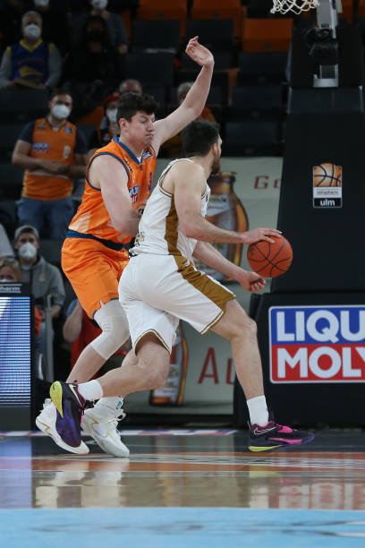 她的三金成 她的三金成