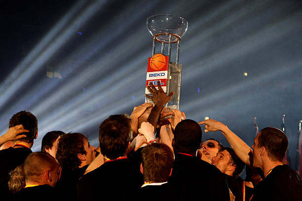 了顽强的防 了顽强的防