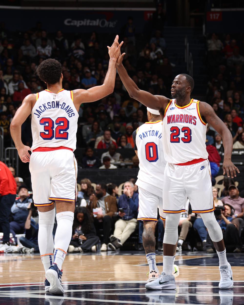 在更衣室内 在更衣室内